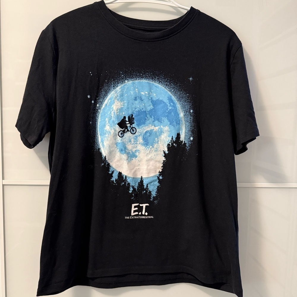 E.T. Black and Blue Graphic T-Shirt - Picture 3 of 5